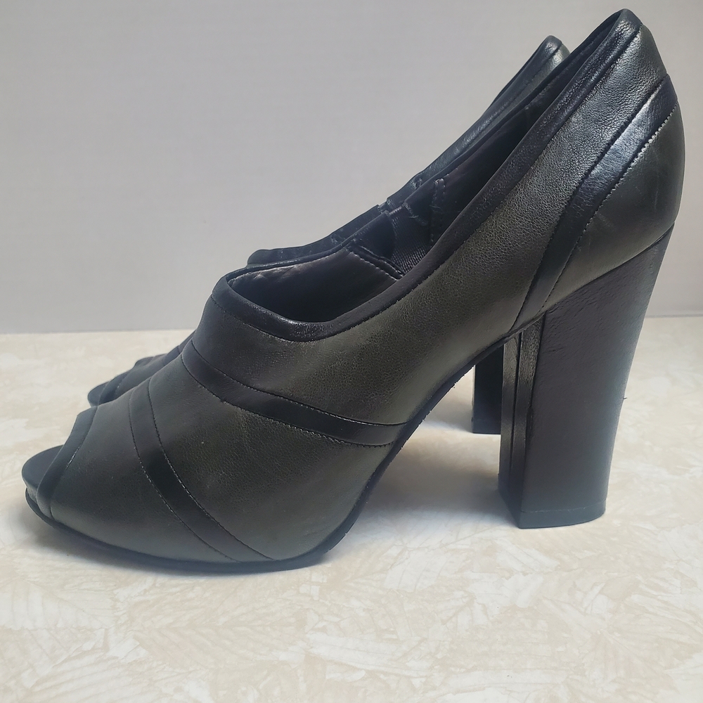 Godiva by Vince Camuto Leather Peep-Toe Heels